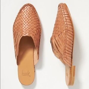Beek Parrot Woven Mules in Honey Color 🍯